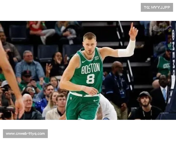 波尔津吉斯脚部酸痛缺席训练，出战凯尔特人成疑