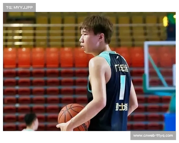 深圳21岁新星王浩然崛起，场均17.2分接班周鹏