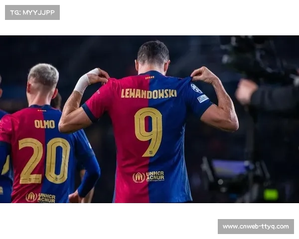 欧冠实时:巴萨上半场1-0领先斯拉维亚,莱万头球破门 欧冠实时:巴萨上半场1-0领先斯拉维亚,莱万头球破门