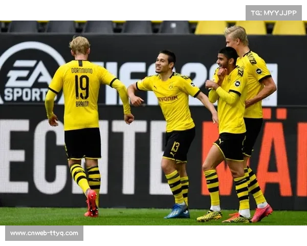 德甲青训营开放日吸引千名小球员，多特蒙德重点考察新星